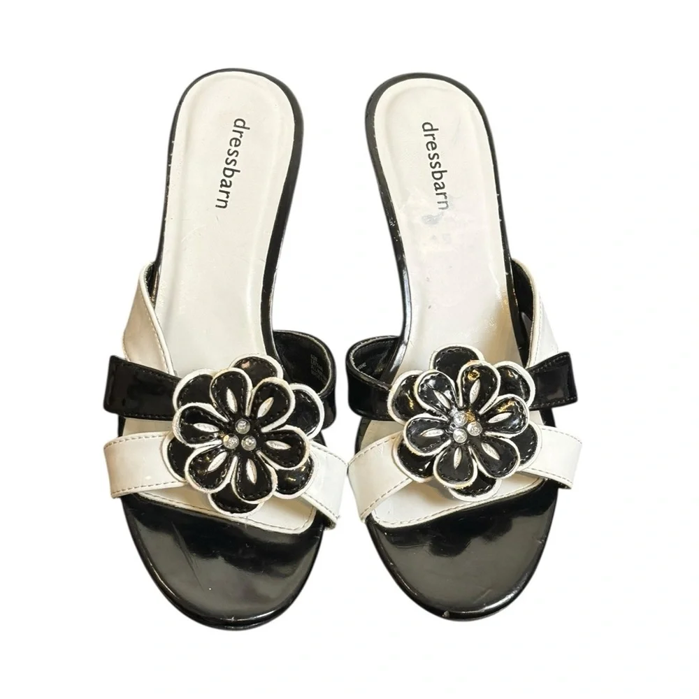 Dressbarn Black White Floral Accent Slide Heels Size 6½